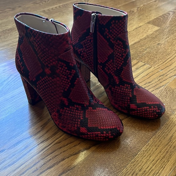 New Vince Camuto boot - Picture 1 of 3